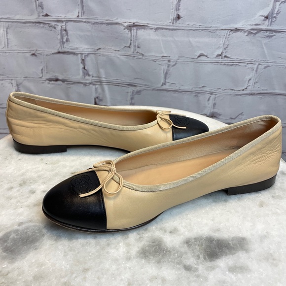 Chanel CC Cap Toe Flats - Picture 6 of 11